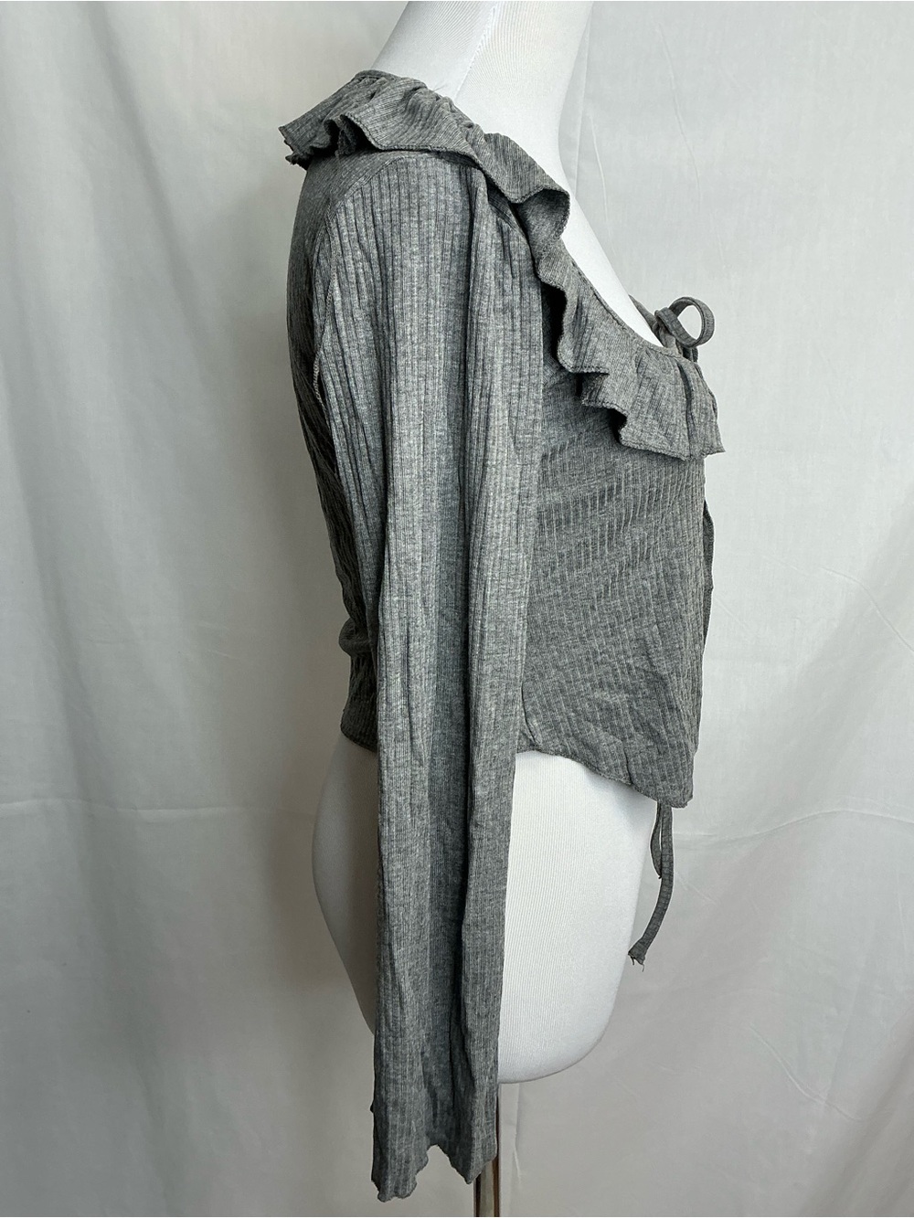 2211 - Ruffled Tie-Front Ribbed Cardigan - Gray - Picture 2 of 7
